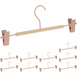 Ces cintres robustes en lot de 10 allient design etfonctionnalité. Les pinces peuvent être déplacées pour obtenir différentes ...