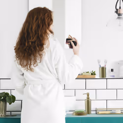 Accessoires de salle de bain, 4 pièces, en inox brossé et plastique, design moderne et harmonieux, doré - Relaxdays