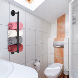 Porte-serviettes autoadhésif en inox, à fixer dans la salle de bain sans percer, hlp : 5,5 x 40,5 x 7 cm, noir - Relaxdays