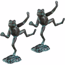 Craquez pour cette grenouille qui provoque le sourire et la bonne humeur. Cette statue de jardin en lot de 2 comporte une gre ...