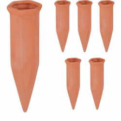 Avec ces 6 cônes en terre cuite, alimentez en eau vos plantes et vos fleurs de manière automatique pendant un été chaud ou lo ...