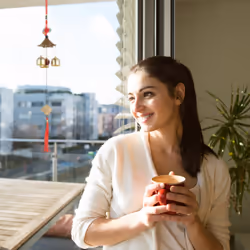 Relaxdays - Carillon à vent, en lot de 2, déco Feng Shui, suspendre, pour intérieur et extérieur, doré et rouge