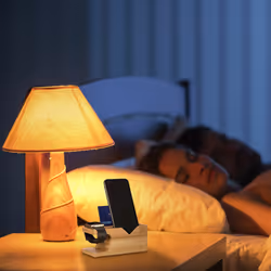 Relaxdays - Station de charge, pour smartphone & montre connectée, bambou, HxLxP: 6 x 14 x 6,5 cm, support, nature
