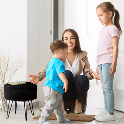 Relaxdays Tabouret fourrure, pouf matelassé, longs poils, structure en métal, pour coiffeuse, HxD : 41x37 cm, noir
