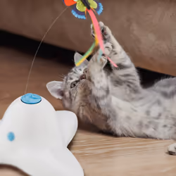 Relaxdays Jouet pour chat, avec papillon, accessoire interactif, H x L x P : 33,5 x 20,5 x 18 cm, blanc