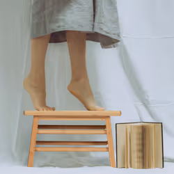 Relaxdays - Tabouret, en bambou, charge max. : 100 kg, stable, avec fente, hlp : 20x33x21,5 cm, salle de bain, nature