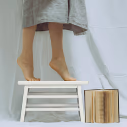 Relaxdays - Tabouret, en bambou, charge max. : 100 kg, stable, enfant, h x l x p : 20 x 33 x 21,5 cm, salle de bain, blanc
