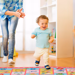 Relaxdays - Tapis pour la chambre de votre enfant, 10 cases, jouer à la marelle, 179 x 67 cm, multicolore