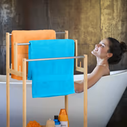Porte-serviettes, en bambou, 3 barres, étagère, non fixe, h x l x p : 90 x 51 30,5 cm, salle de bain, nature - Relaxdays