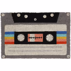 Accueillez chaleureusement vos convives avec ce joli tapis doté d’un motif coloré cassette ! Fabriqué en fibres de coco natur ...