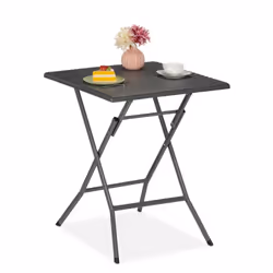 Profitez pleinement de l’été avec cette magnifique table de jardin pliante. La table carrée peut accueillir jusqu'à 4 personn ...