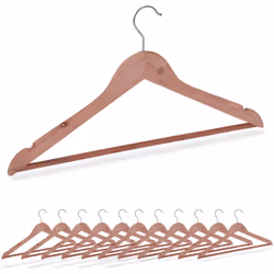 Vous souhaitez avoir un dressing uniforme ? Alors ce lot de 12 cintres est ce qu'il vous faut ! Les cintres robustes en bois ...