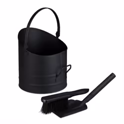 Le seau à cendres en fer enduit de poudre avec garniture de balayage est le complément parfait de vos accessoires de cheminée ...