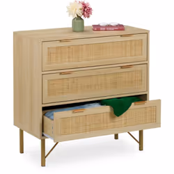 Vous cherchez un meuble spacieux pour la chambre, le salon ou encore l'entrée ? Alors cette commode à 3 tiroirs est faite pou ...