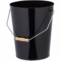 Le seau à poêle noir est le complément idéal de vos accessoires de cheminée. Avec sa capacité généreuse, il offre suffisammen ...