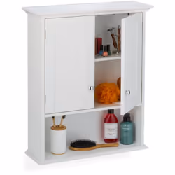 Cette armoire murale est particulièrement pratique pour une petite salle de bain. Elle est à la fois spacieuse et peu encombr ...
