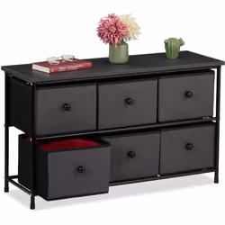 À la recherche d'une commode robuste ? Alors vous êtes au bon endroit ! Ce meuble à 6 tiroirs spacieux sera pratique pour vot ...