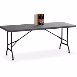 Cette table de jardin est parfaitement adaptée pour vos soirées barbecue et vos fêtes. Conçue pour accueillir confortablement ...
