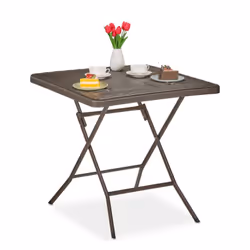 Profitez pleinement de l’été avec cette magnifique table de jardin. La table carrée peut accueillir jusqu'à 4 personnes et es ...
