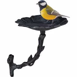Envie d'égayer un peu votre jardin ou votre balcon avec le chant des oiseaux ? Cette vasque suspendue pourrait vous intéresse ...