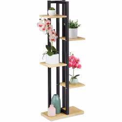Description générale Cet escalier à plantes en métal vous permet de mettre en valeur vos plus belles fleurs, qu'il s'agisse d ...