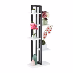Cetescalier pour plantes en métal vous offre enfin l’espace nécessaire pour mettreen scène vos plus belles fleurs. Vos plante ...