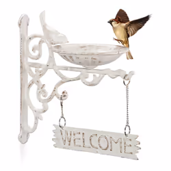 Réjouissez vous à la vue des moineaux, des mésanges ou des merles qui visitent ces beaux abreuvoirs. Le bain d’oiseaux sera a ...
