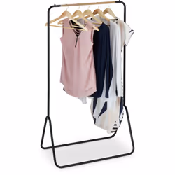 Le portant à vêtements moderne met une grande quantité d’espace à votre disposition. Accrochez des vestes, manteaux, blouses  ...