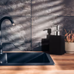 Porte-savon liquide, 300 ml, rechargeable, salle de bain, distributeur shampoing, pompe en inox, carré, gris - Relaxdays