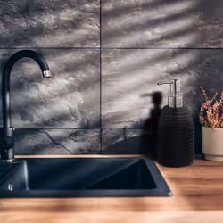 Porte-savon liquide, 300 ml, rechargeable, salle de bain, cuisine, distributeur shampoing, pompe en inox, noir - Relaxdays