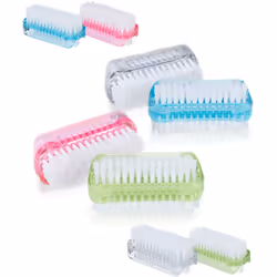 Quand après le travail dans le jardin ou à la maison. vois doigts et mains sont sales, le savon ne suffit pas pour les nettoy ...