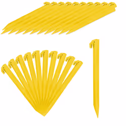 Si vous souhaitez fixer une bâche ou une tente dans le sol, ce lot de 32 piquets de fixation peuvent vous être utiles. Non se ...