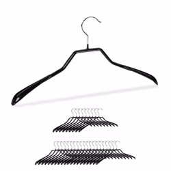 Que ce soit pour tous les jours ou dans un bureau privé, ce set de cintres est idéal pour les vestes de costume. Les épaules ...