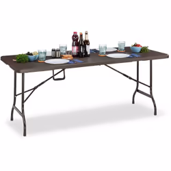 Si vous voulez jouir pleinement du jardin en été avec des amis et la famille, alors cette table est indispensable. Huit perso ...