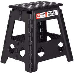 Ce grand tabouret s’utilise de multiples manières dans la maison. Que ce soit comme tabouret de cuisine pour atteindre les ét ...
