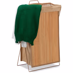 Ce panier à linge a une capacité de 40 litres et vous permet ainsi de pouvoir stocker votre linge sale tranquillement. Le bam ...