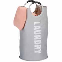 Ce panier à linge pliable au design moderne séduit par sa flexibilité. En effet cette corbeille à linge en tissu polyester es ...