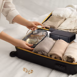 Relaxdays Boîte à bijoux, système de rangement pratique, pour bagues et chaînes, voyages, HLP 4,5x21x14,5 cm, banche