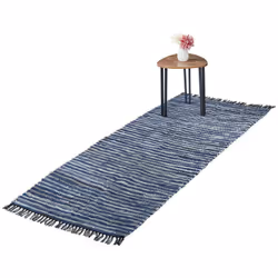 Ce tapis très esthétique viendra décorer votre couloir, votre salon ou votre chambre en ajoutant une touche de confort. Tissé ...