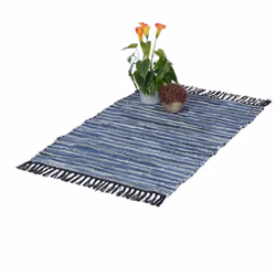 Ce tapis très esthétique viendra décorer votre couloir, votre salon ou votre chambre en ajoutant une touche de confort. Tissé ...