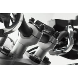 SW-Motech H=20 mm. Gris. Triumph Str. Triple 675 (12-16). - H=20 mm. Gris. Triumph Str. Triple 675 (12-16)., argent