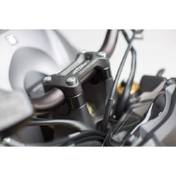 SW-Motech h=20 mm. Noir. Suzuki GSX-S 1000/ F/ SK (15-). - h=20 mm. Noir. Suzuki GSX-S 1000/ F/ SK (15-).