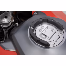 SW-Motech Noir. Modèles Kawasaki. Réservoir avec 5 vis. - Noir. Modèles Kawasaki. Réservoir avec 5 vis.