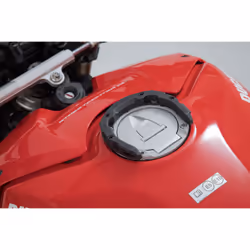SW-Motech Noir. Modèles Italo. Pour réservoir sans vis. - Noir. Modèles Italo. Pour réservoir sans vis.