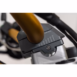 SW-Motech H=32mm. Recul de 5/10/15/20/25/30 mm. Noir - H=32mm. Recul de 5/10/15/20/25/30 mm. Noir