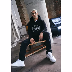 Sweatshirt à capuche Mister Tee bla-and-white inignia