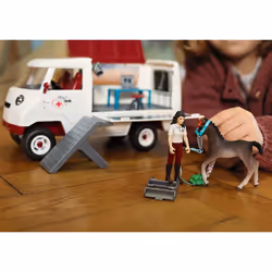 schleich Mobile Vet with Hanoverian Foal - Vue supplémentaire 4