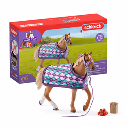 schleich HORSE CLUB Pur-sang anglais avec couverture, 5 an(s), Multicolore, Plastique, 1 pièce(s)