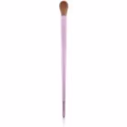 Le pinceau essence All In One assure un maquillage parfait des joues.