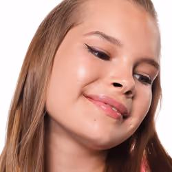 Essence COLOUR it! crayon contour des yeux 3 ml Liquide 02 Dark Cherry - Vue supplémentaire 6
